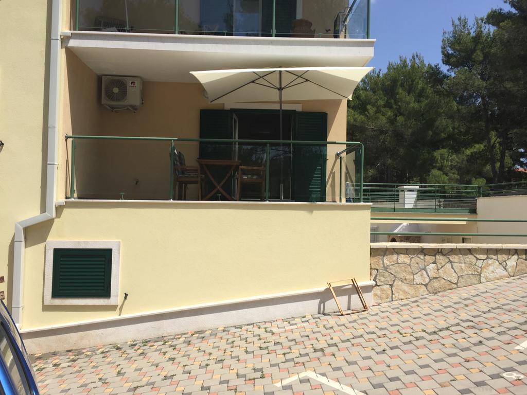 Apartment Maestral Rogač Eksteriør bilde
