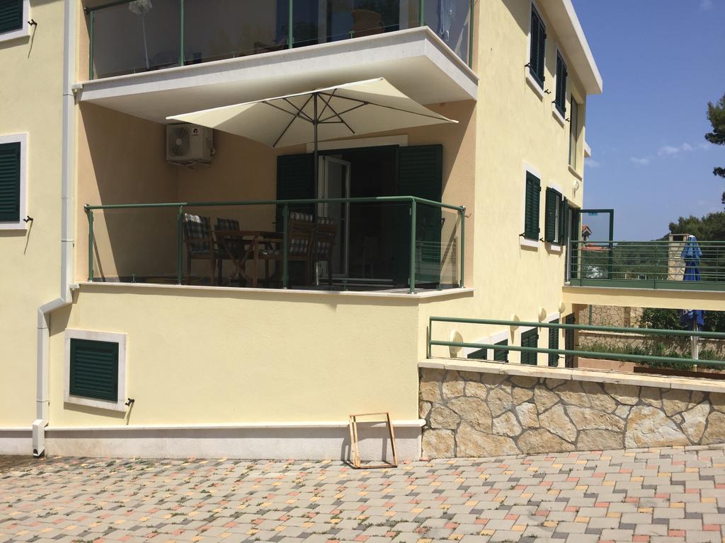 Apartment Maestral Rogač Eksteriør bilde
