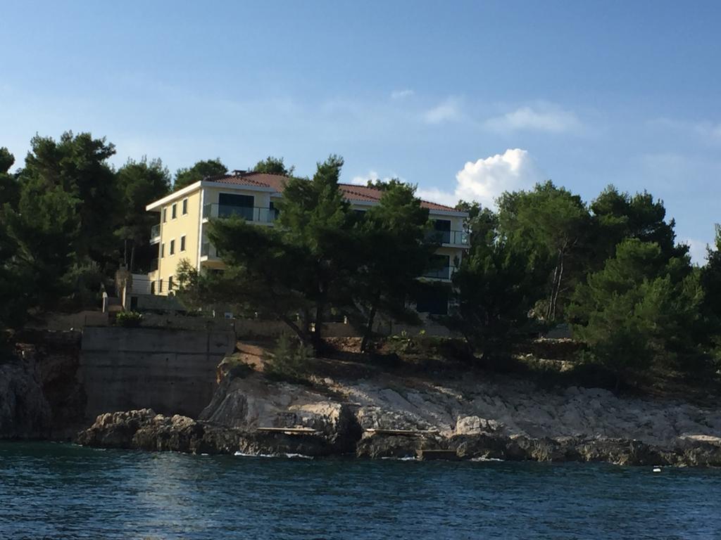 Apartment Maestral Rogač Eksteriør bilde