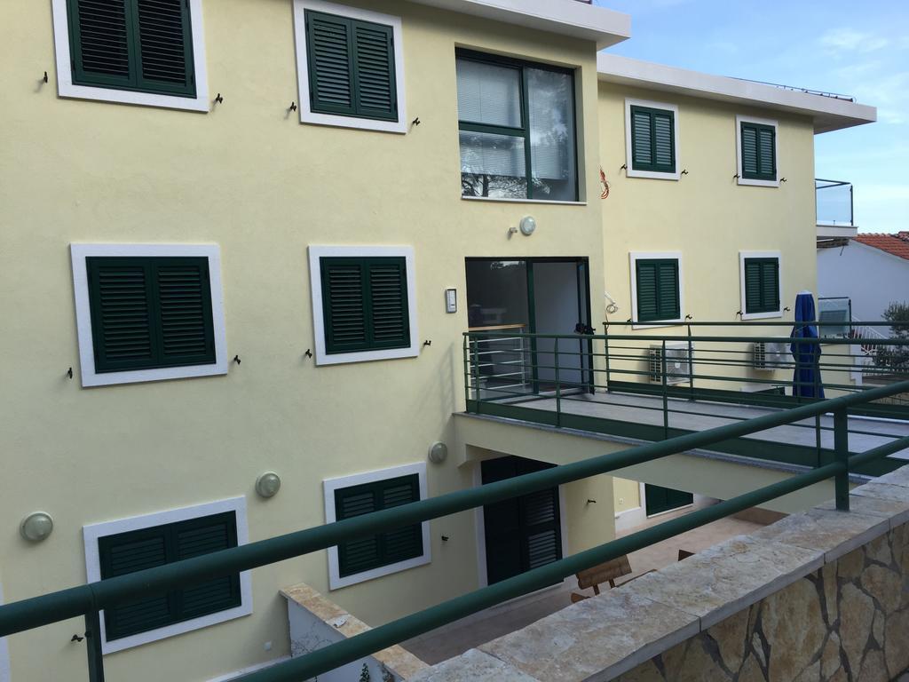 Apartment Maestral Rogač Eksteriør bilde