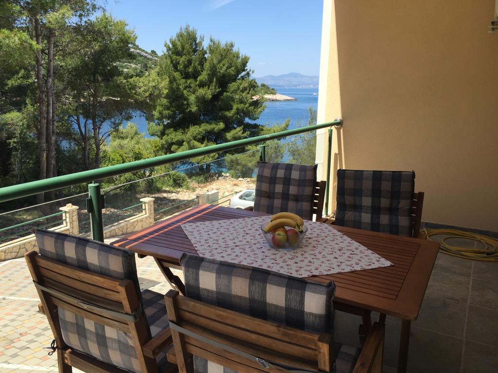 Apartment Maestral Rogač Eksteriør bilde